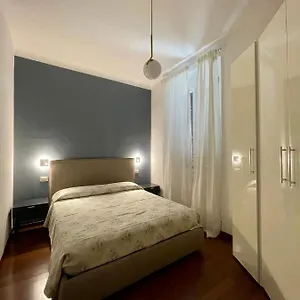 The Painting Apartment. A And Lovely In Milán