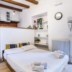 secret-navigli-suite.italymilanhotels.net/